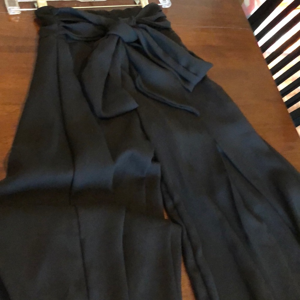 Black flare pants 🎀